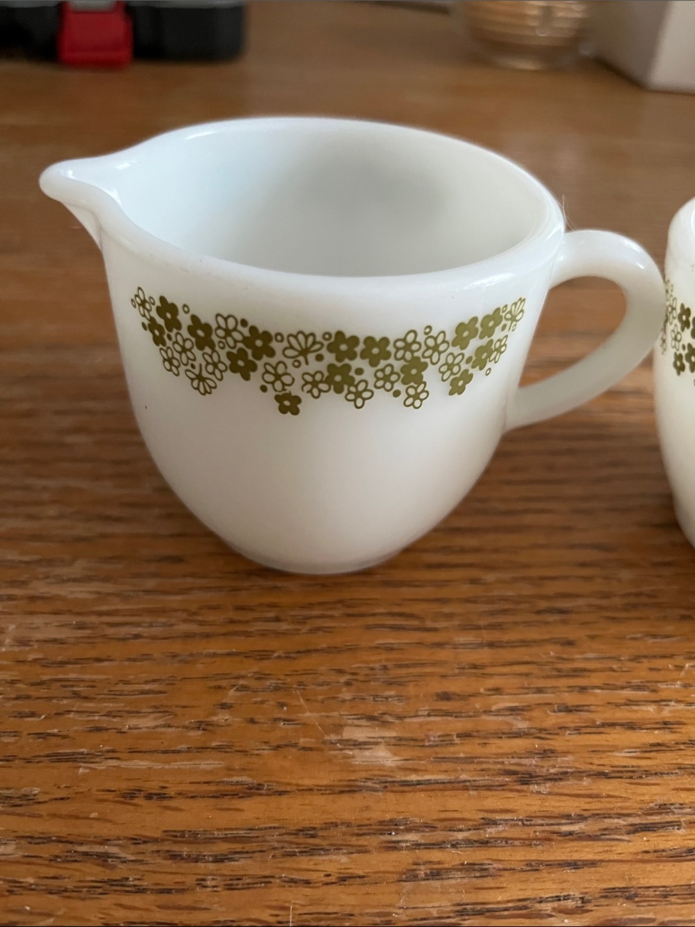Pyrexx open creamer and sugar bowl set crazy Daisy design